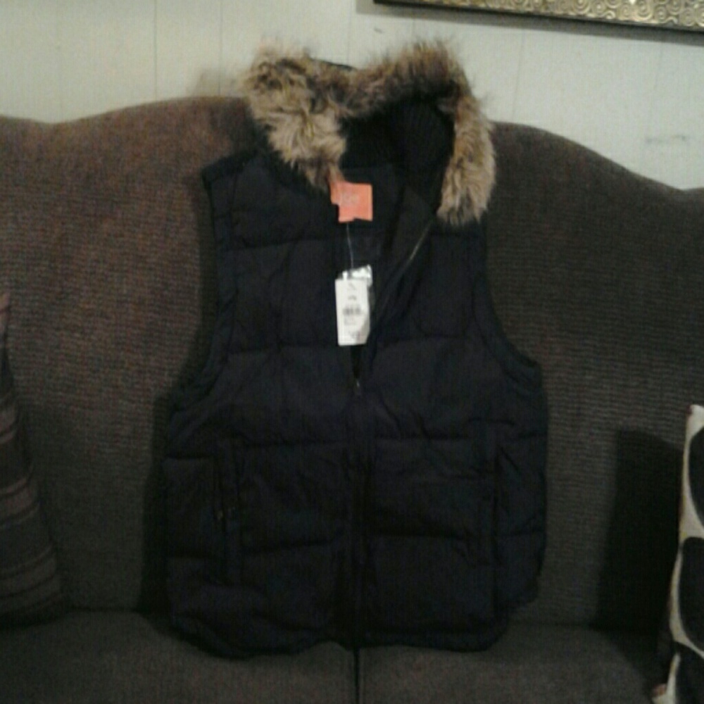 Puffer/sweater back knit vest